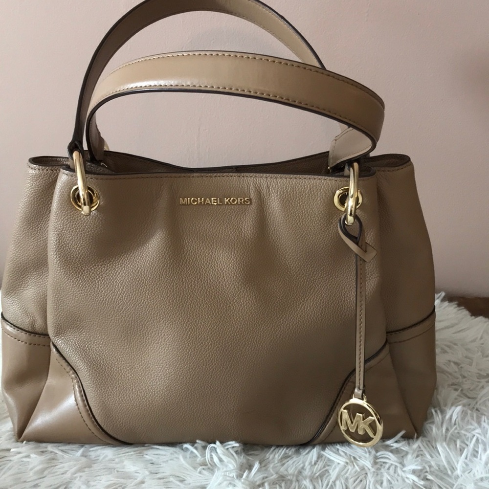 Michael Kors Nicole Large Shoulder Bag